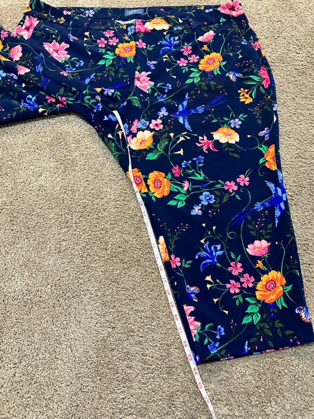 Old Navy Harper mid rise floral crop pants size 26 - Picture 9 of 11